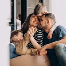 ¿Se puede adoptar al hijo de tu pareja?