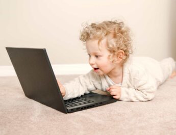 Pantallas en la primera infancia